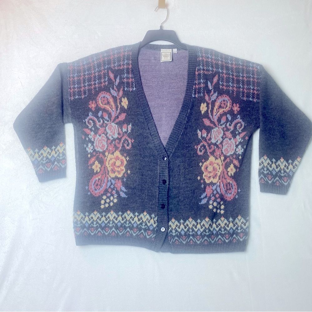 Boundary Waters Vintage Gray W/Floral Design Knit Cardigan Size Large